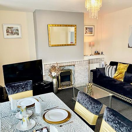 Lovely Holiday Home Near Cardiff City Centre - Madoc Road 3 Bedrooms Sleeps Up To 7 Eksteriør bilde