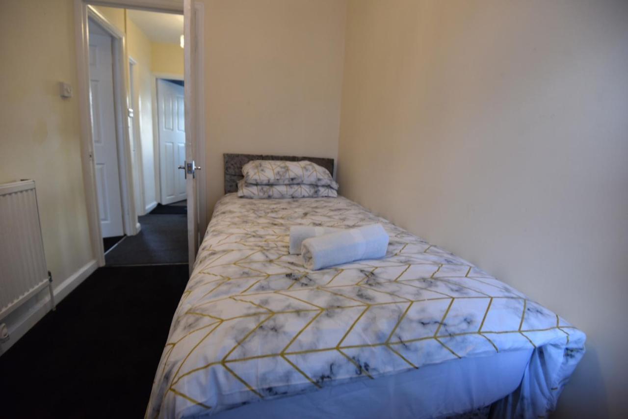 Lovely Holiday Home Near Cardiff City Centre - Madoc Road 3 Bedrooms Sleeps Up To 7 Eksteriør bilde