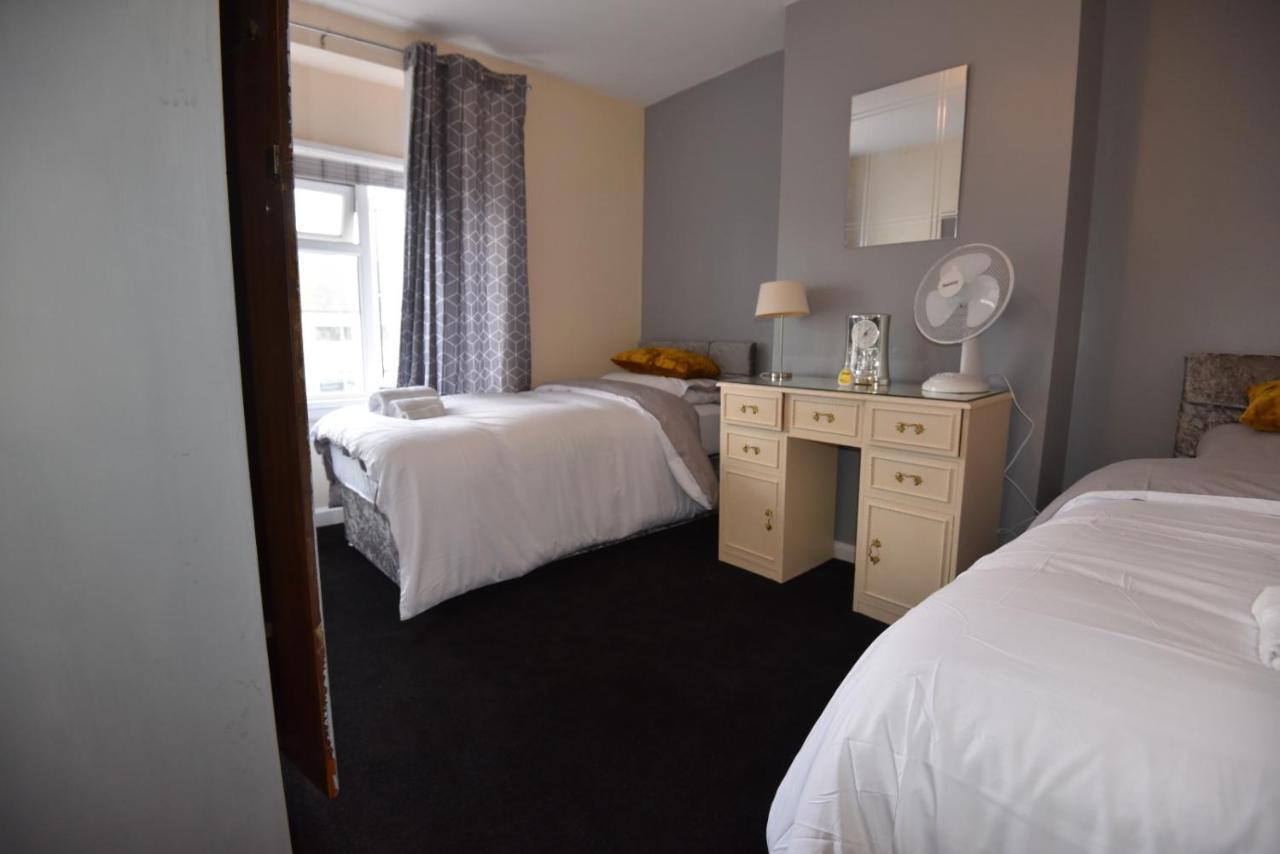 Lovely Holiday Home Near Cardiff City Centre - Madoc Road 3 Bedrooms Sleeps Up To 7 Eksteriør bilde