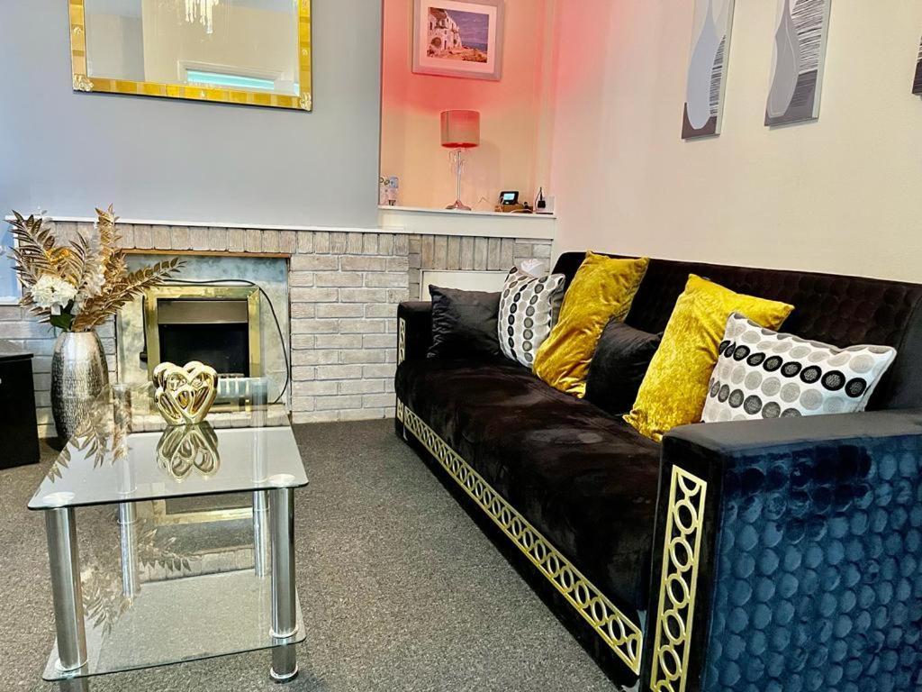Lovely Holiday Home Near Cardiff City Centre - Madoc Road 3 Bedrooms Sleeps Up To 7 Eksteriør bilde